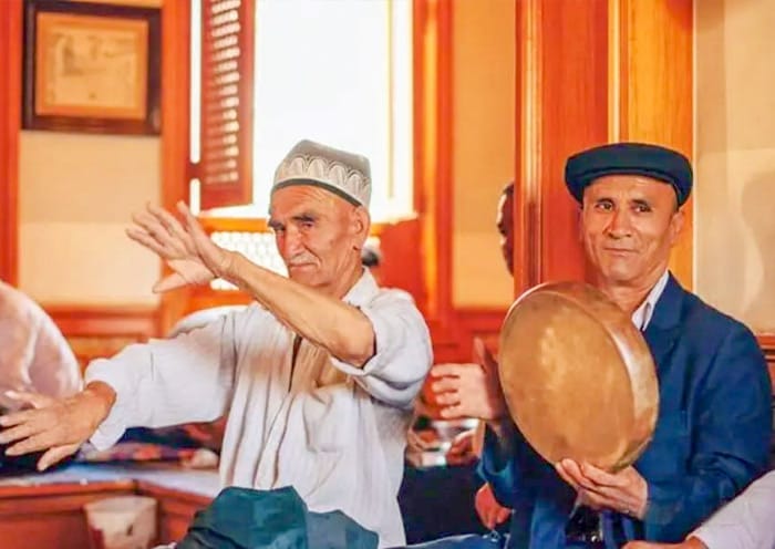 10 Days Northern Xinjiang Tour: Urumqi Kanas Lake Hemu Sayram Lake