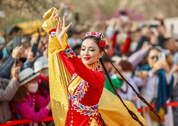 8 Days Xinjiang Culture & Nature Tour: Urumqi Tianchi Turpan Kashgar Tashkurgan