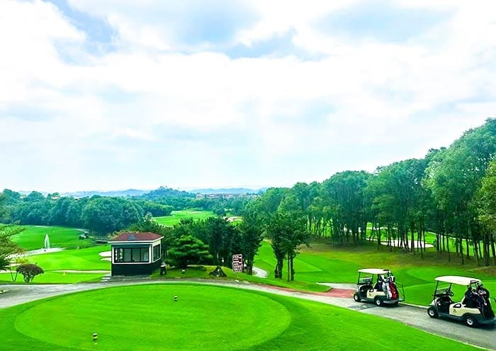 4 Days Chongqing Golf Tour: 3 Rounds in Mountain City for Mountain Courses - 4