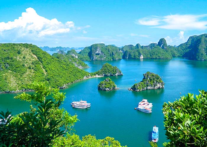 10 Days Best Vietnam Tour: Karst Landscape, History, Food & Local Life
