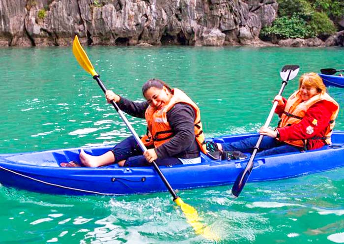 5 Days Hanoi & Halong Bay Tour: Karst Landscape, Amazing Cruise & Capital City