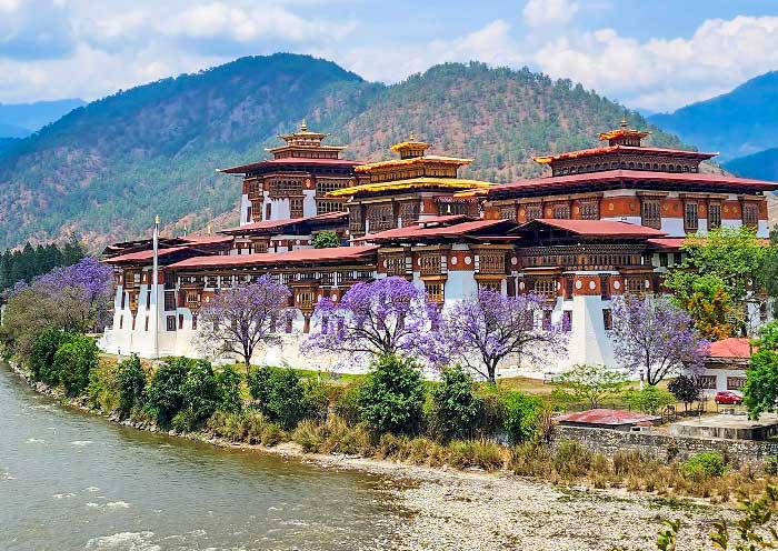 9 Days Bhutan Group Tour with Phobjikha & Haa Valley (Western Panorama)